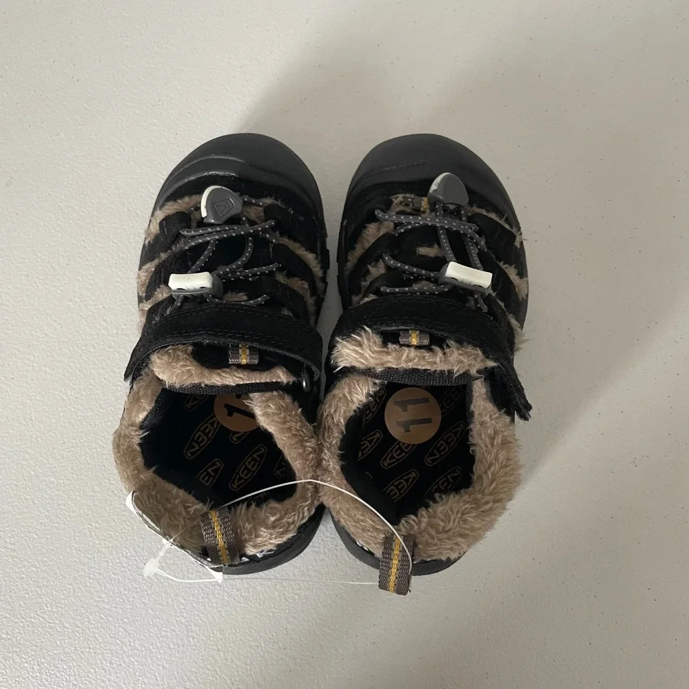 Keen cozy little